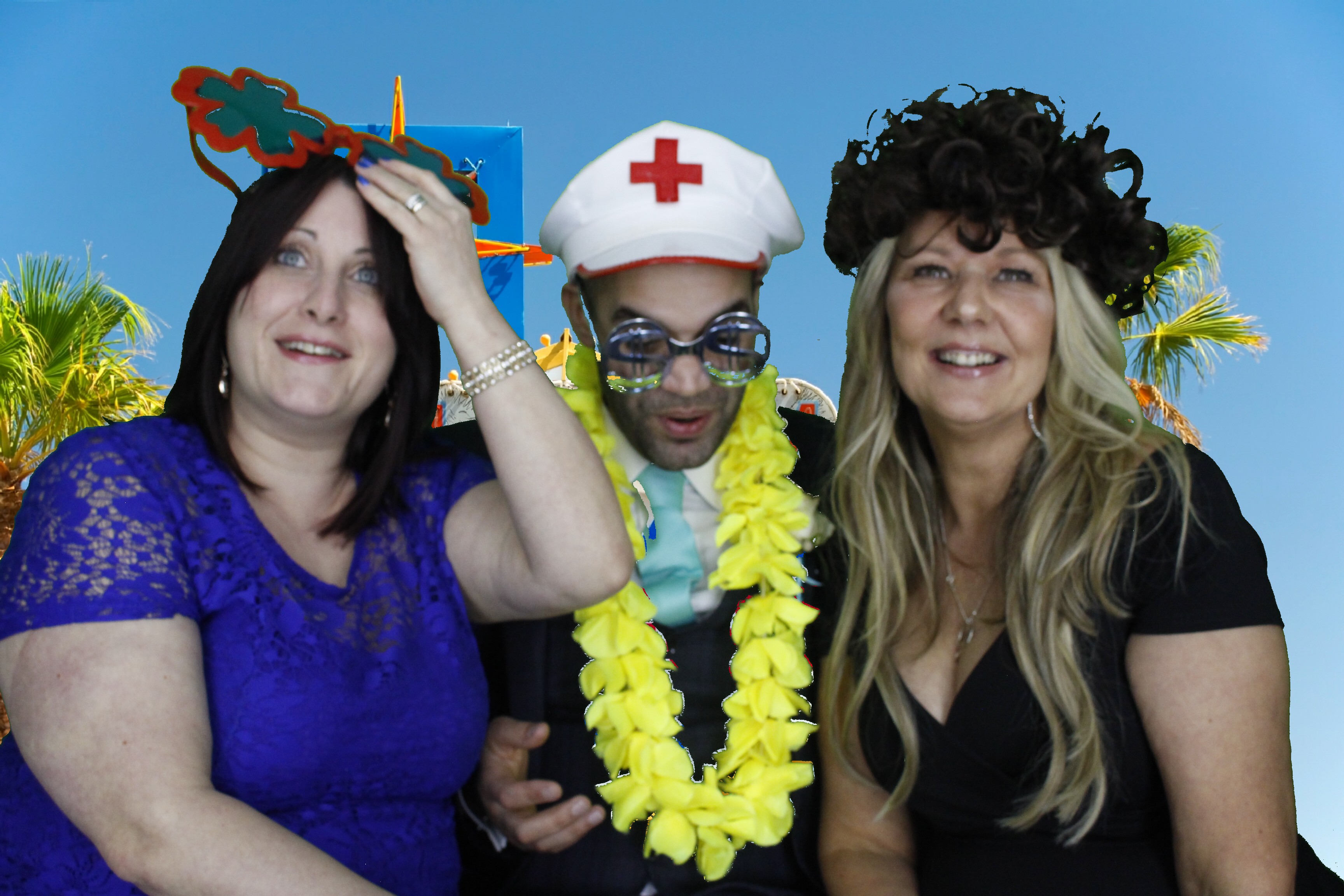 Mr & Mrs Mills | View more photos from the event at gallery.myphotoboothexperience.co.uk/u/MyPhotoBoothExperienceLtd/Mr-Mrs-Mills